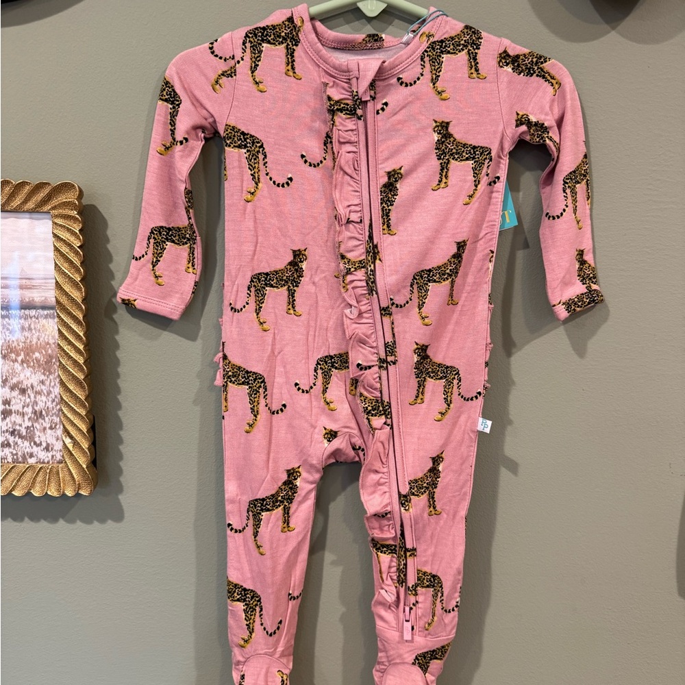 POSH PEANUT mara cheetah sleeper; bamboo sleeper; bamboo baby gifts; bamboo baby - Picture 2 of 15